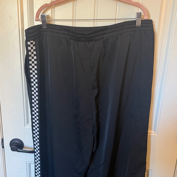 Jade by Jane Black Track Pants with Checkered Side Detail - Picture 7 of 8